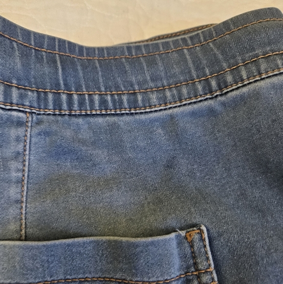 NWOT DC Capri Jeans SZ 3X - Picture 5 of 7